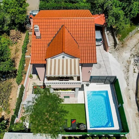 Arabela With Private Pool Willa