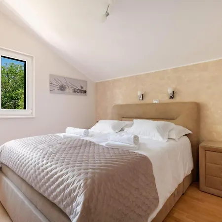 Arabela With Private Pool