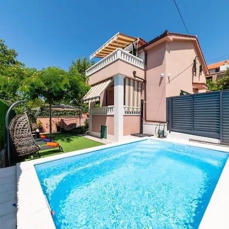 ヴィラ Arabela With Private Pool