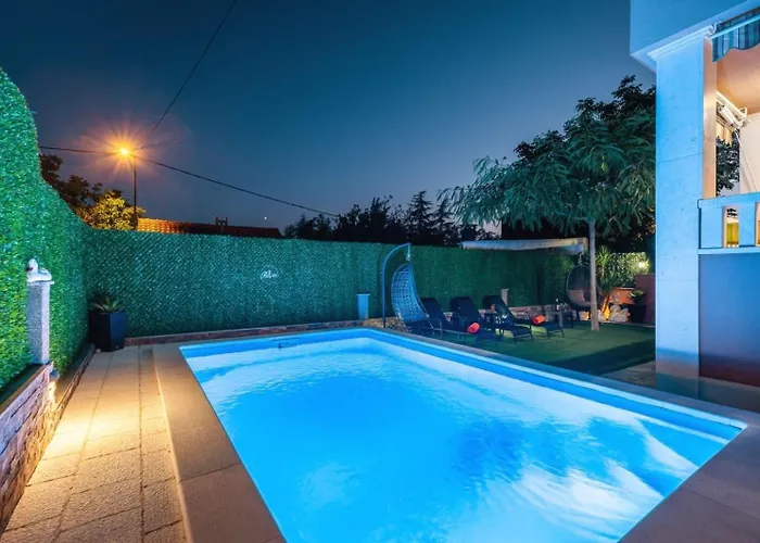 Arabela With Private Pool Villa *