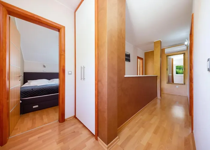 Arabela With Private Pool Villa *